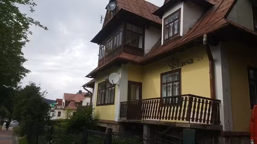 Clearing. Rest house. Motak J