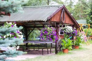 Pole namiotowe i organizacja imprez „Za Zamkiem” w Chęcinach