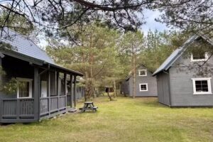 Port Okoniny Bory Tucholskie, domki nad jeziorem, nocleg, wynajem.