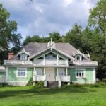 in der Nähe des Waldes