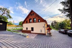 Przykup im Riesengebirge Appartements Zimmer Unterkunft Karpacz Marczyce Riesengebirge