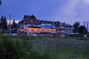 Przystań Caryńska w Polańczyku-Noclegi, Pizza, Tawerna, jachty, SUP’y, elektryki –