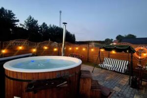 Haltestelle Łupawa – Unterkunft in Holzhäusern