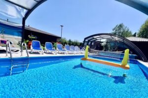 Rajska Spit – Rooms / cottages with swimming pool Sarbinowo