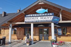 Restaurant & Apartments Dworek Hołny