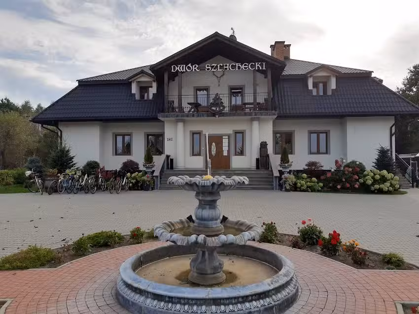 Restaurant Accommodation Dwór Szlachecki Biedaczów