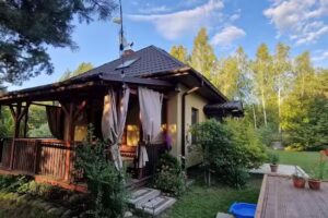 RUSINÓWKA – ein Haus abseits des Großstadttrubels, ein Haus mit Whirlpool und Swimmingpool, Unterkunft, Whirlpool, Woiwodschaft Masowien, Bałtów und Umgebung