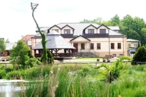 Samoobsługowy Hotel w Dworku Stara Szkoła Bełchatów