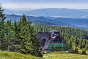 Schronisko PTTK Hala Miziowa – Restauracja Krzyżowa Śniadania Obiady Noclegi