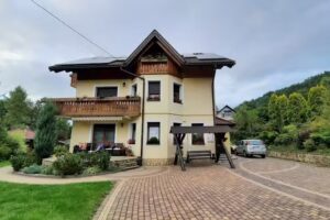 SEROCZYŃSKA. Zimmer Stryszawa. Unterkunft. Gästehaus. Ferienhaus in den Bergen.pj