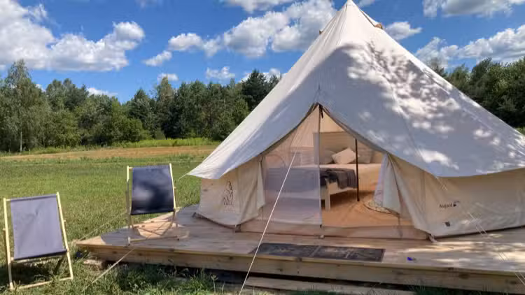Siedlisko MAMA VERDE. Glamping, klimatyczny camper park, pole biwakowe, namioty, rowery, wycieczki off-road