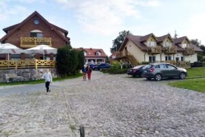 Słoneczny Port. Restauracja. Pokoje. Noclegi. Apartament. Mikołajki