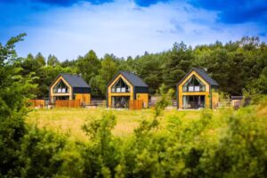 Scheunen in der Nähe des Gaj