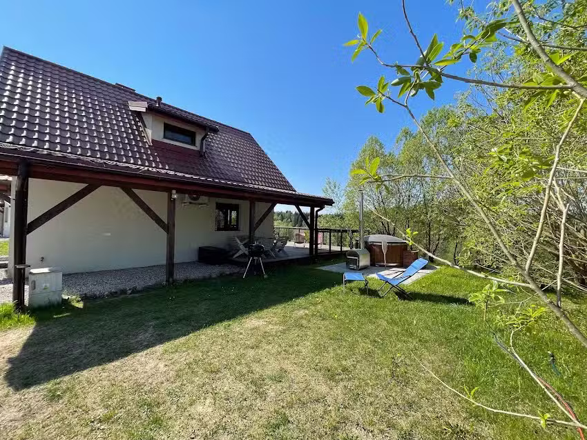 Szarejkowe Wzgórza – Year-round cottages with hot water barrels on the terraces, sauna, kayaks, ATV/UTV/SSV trips.