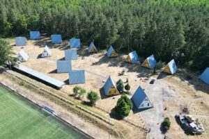 Tina. Motel. Accommodation, camping