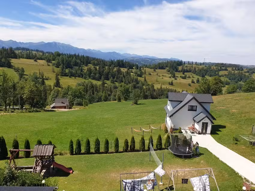 Three Crowns Maria Rzadkosz