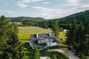 TRZY MORZA – Boutique apartments under the Trójmorski Wierch mountain in the Sudetes