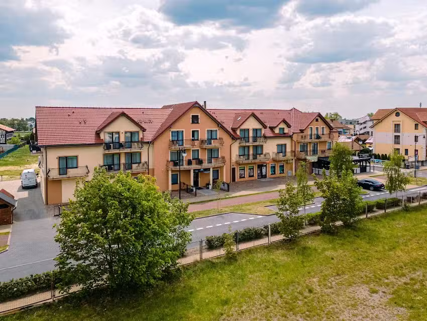 Twardowski Łeba. Hotel facility with a swimming pool