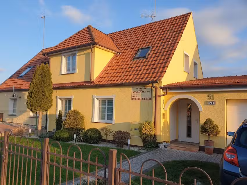 AT JOLA AND MIREK&rsquo;S