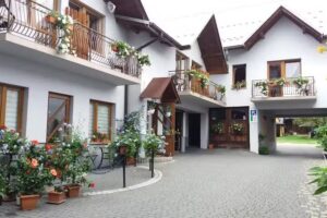 At Lusi’s. Comfortable rooms for rent, guesthouse, cheap accommodation,