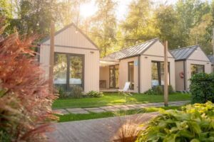 Umili Pod Cyprysami – surf & family resort – Jastarnia domki letniskowe