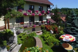 WEEKEND. Pokoje gościnne. Kupczak M.