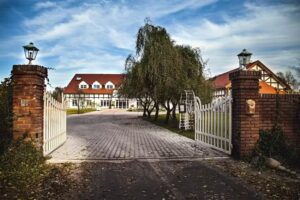 Wierzbowe Ranczo – Veranstaltungen, Schulungen und Konferenzen, Hotel, Stallungen, Restaurant