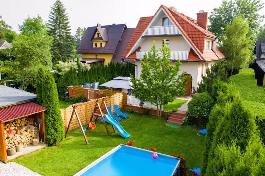 Weiße Magnolienvilla