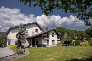 Willa Oleńka – Noclegi Brenna, Pensjonat w Brennej