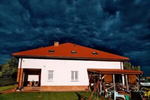 Willa Peonia – Unterkunft. Zimmer mit Bad.