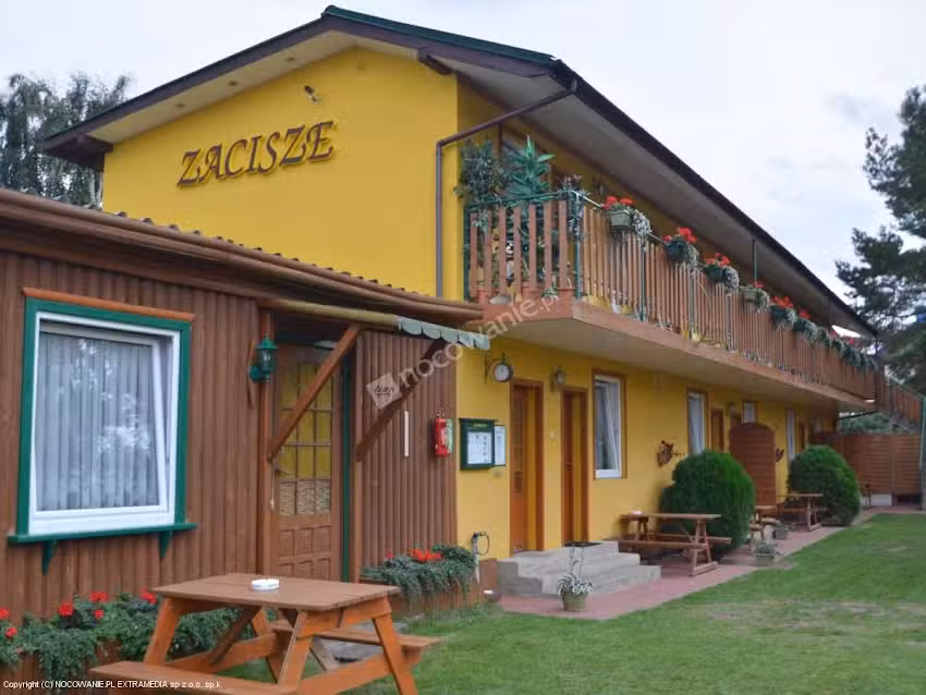 „ZACISZE ” Klonowa 17 pokoje z aneksami kuchennymi