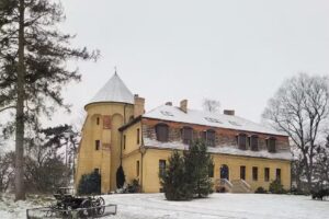 Dobra Castle