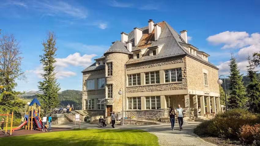 Zamek Dolny (część hotelowa)