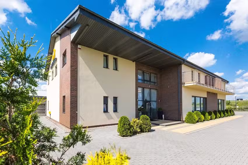 Złoty Staw – Noclegi i Sala bankietowa